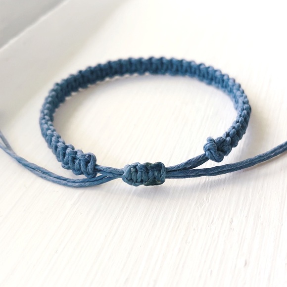 Smokey Blue Hemp Square-Knot Bracelet - Picture 3 of 4